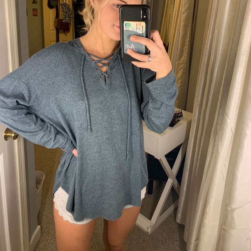 Forest Green thin long sleeve pullover with a hood